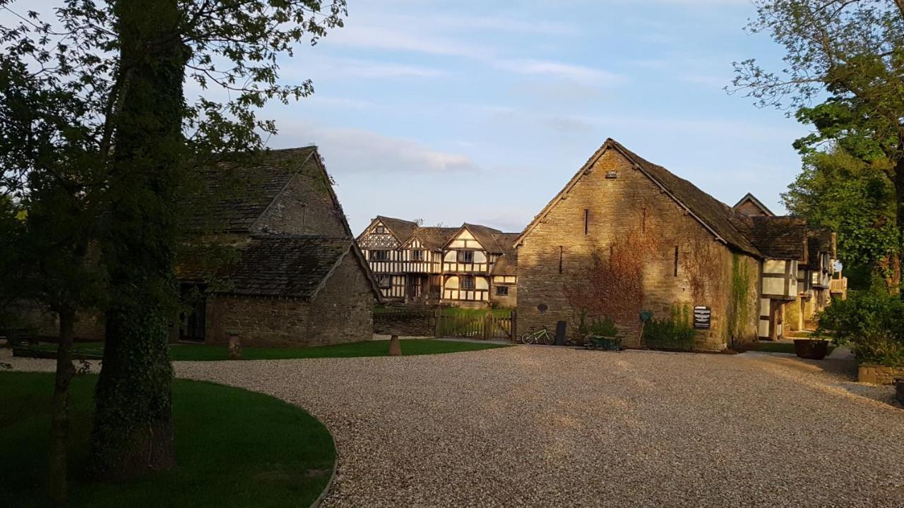 Willa The Threshing Barn At Penrhos Court Kington  Zewnętrze zdjęcie